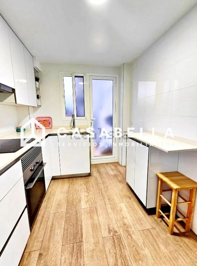 3 bedroom Flat for sale in Valencia city with garage - € 375,000 (Ref: 9650214)