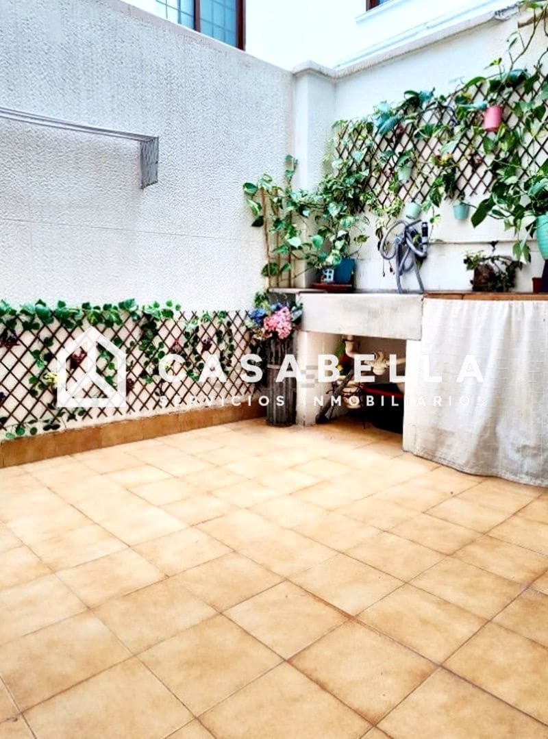 3 bedroom Flat for sale in Valencia city with garage - € 375,000 (Ref: 9650214)