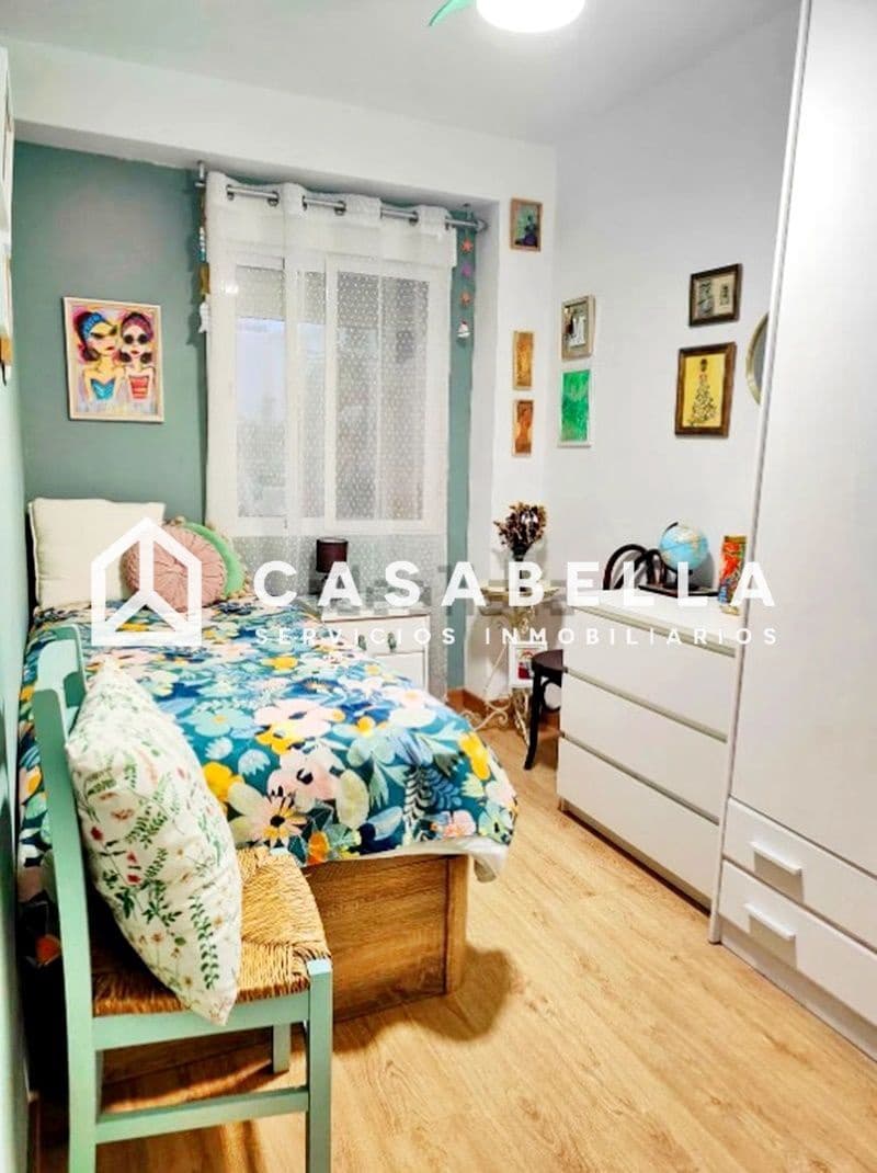 3 bedroom Flat for sale in Valencia city with garage - € 375,000 (Ref: 9650214)