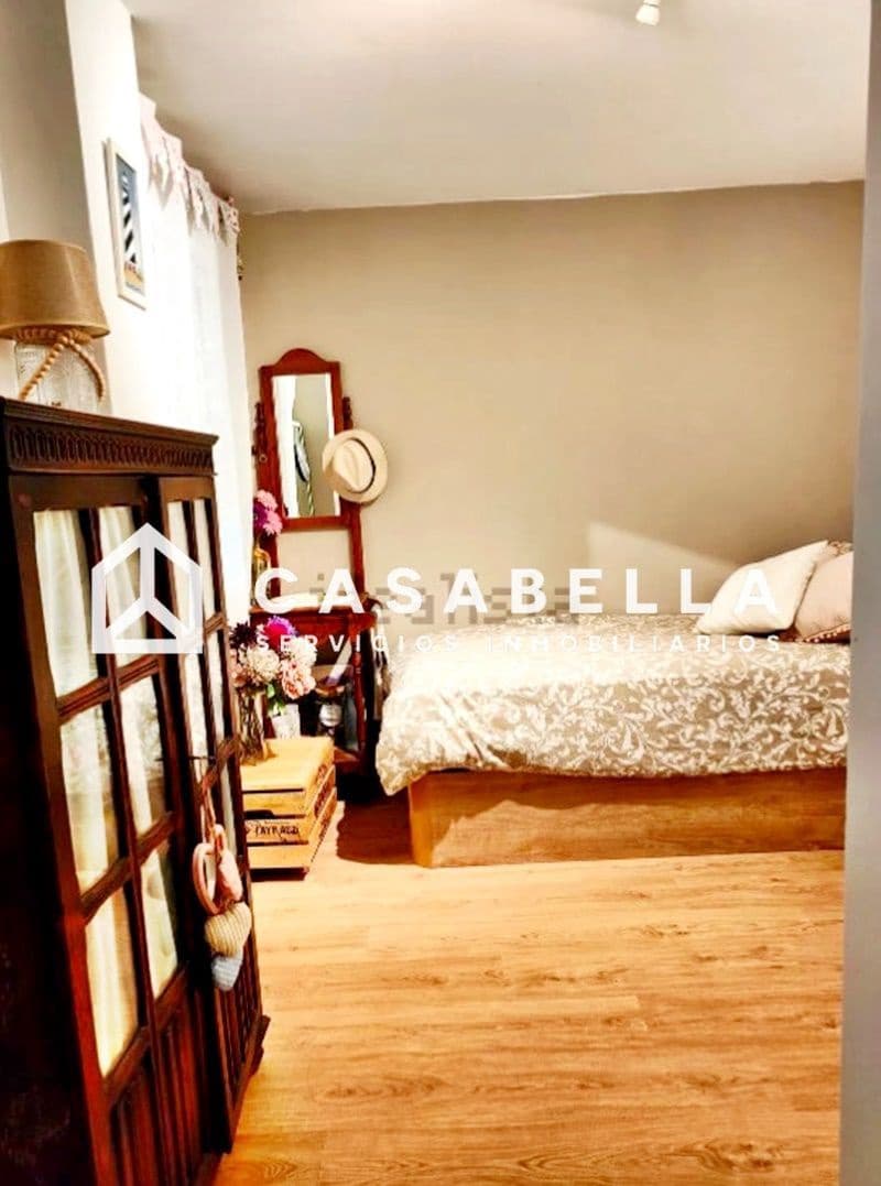 3 bedroom Flat for sale in Valencia city with garage - € 375,000 (Ref: 9650214)