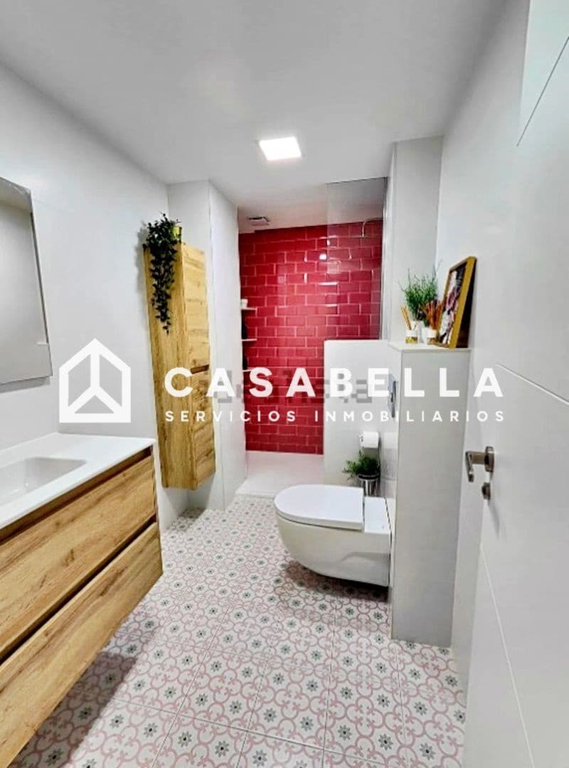 3 bedroom Flat for sale in Valencia city with garage - € 375,000 (Ref: 9650214)