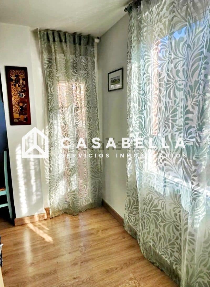 3 bedroom Flat for sale in Valencia city with garage - € 375,000 (Ref: 9650214)