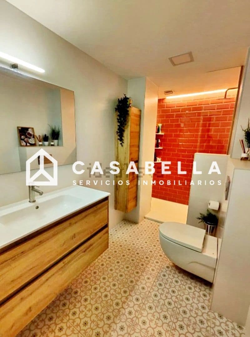 3 bedroom Flat for sale in Valencia city with garage - € 375,000 (Ref: 9650214)