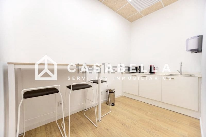 Kaupallinen myytävänä paikassa Valencia kaupunki - 395 000 € (Ref: 9650228)