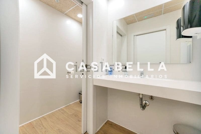 Kaupallinen myytävänä paikassa Valencia kaupunki - 395 000 € (Ref: 9650228)