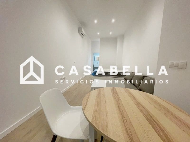 Studio for rent in Valencia city - € 1,500 (Ref: 9651709)