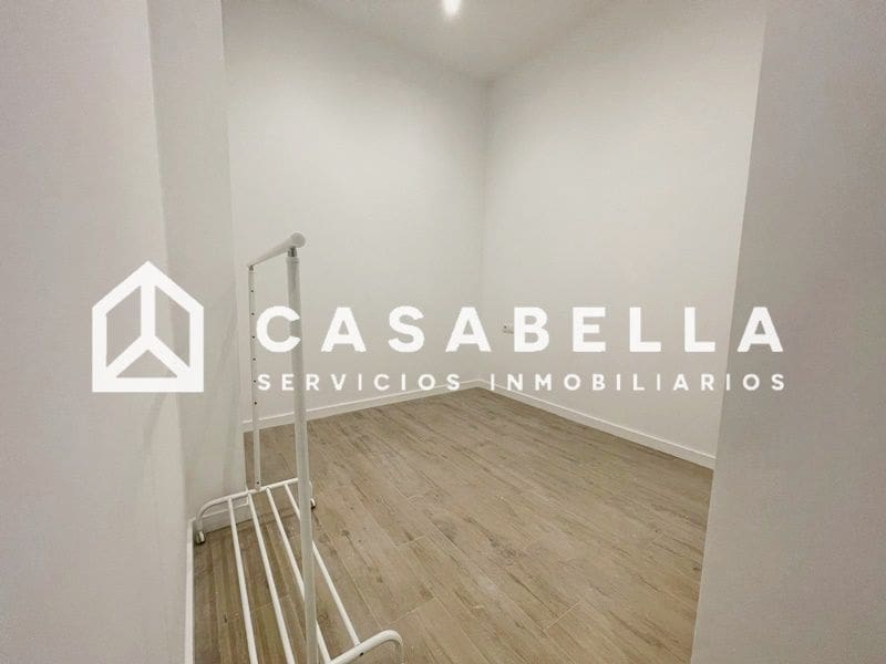 Studio for rent in Valencia city - € 1,500 (Ref: 9651709)
