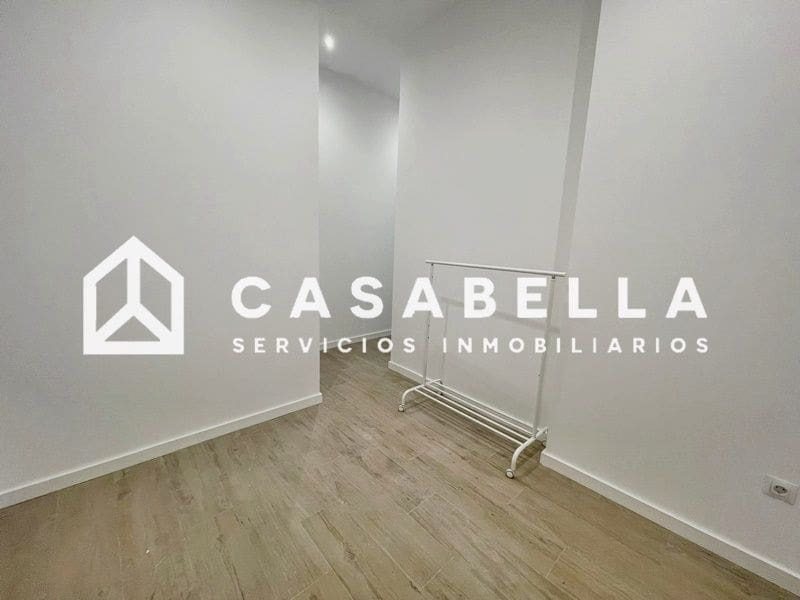 Studio for rent in Valencia city - € 1,500 (Ref: 9651709)