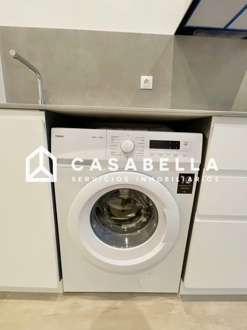 Studio for rent in Valencia city - € 1,500 (Ref: 9651709)