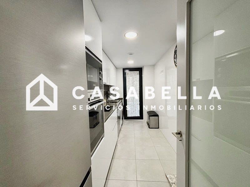 2 sovrum Lägenhet till salu i Valencia stad med pool garage - 375 000 € (Ref: 9670132)