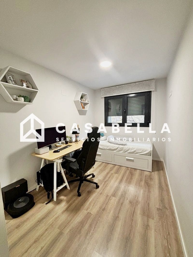 2 sovrum Lägenhet till salu i Valencia stad med pool garage - 375 000 € (Ref: 9670132)