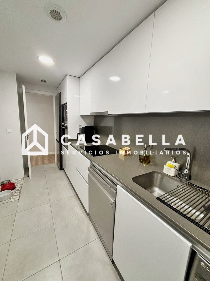 2 sovrum Lägenhet till salu i Valencia stad med pool garage - 375 000 € (Ref: 9670132)