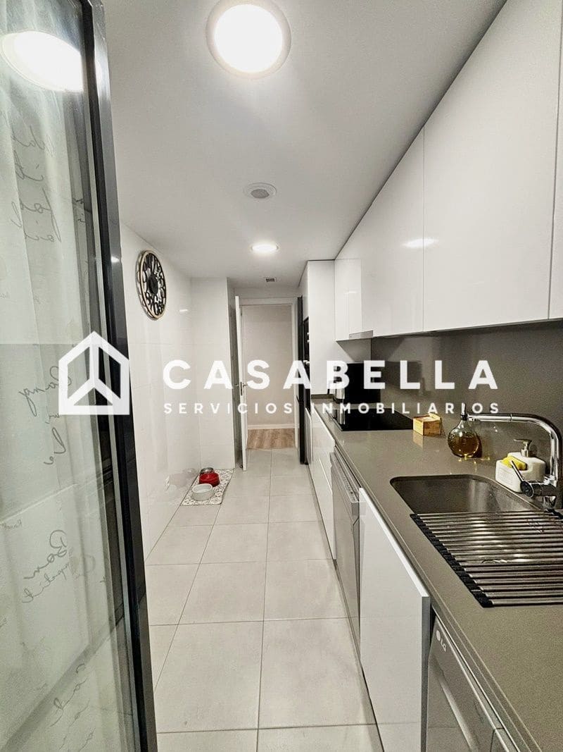 2 sovrum Lägenhet till salu i Valencia stad med pool garage - 375 000 € (Ref: 9670132)