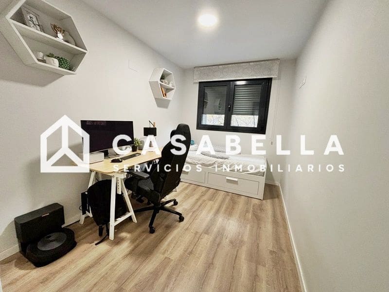 2 sovrum Lägenhet till salu i Valencia stad med pool garage - 375 000 € (Ref: 9670132)