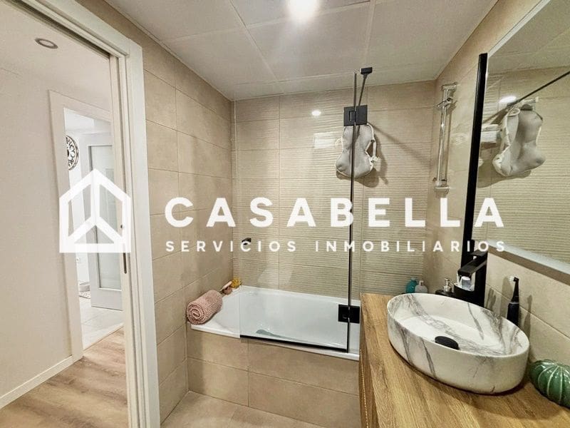 2 sovrum Lägenhet till salu i Valencia stad med pool garage - 375 000 € (Ref: 9670132)