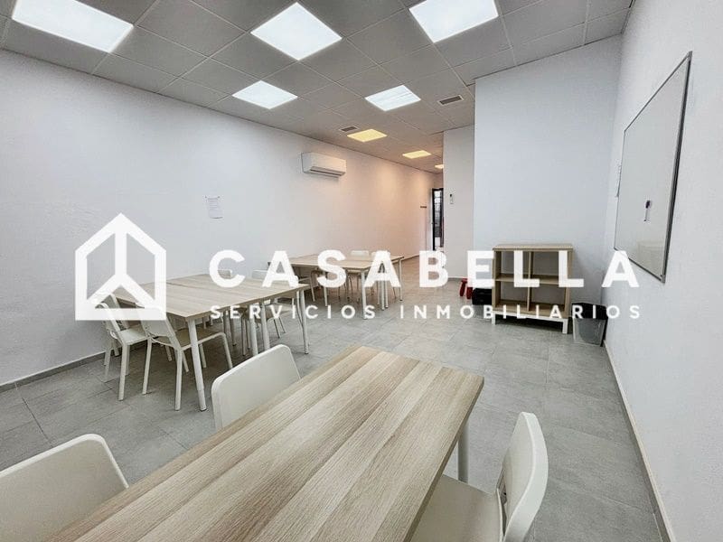 2 sovrum Lägenhet till salu i Valencia stad med pool garage - 375 000 € (Ref: 9670132)