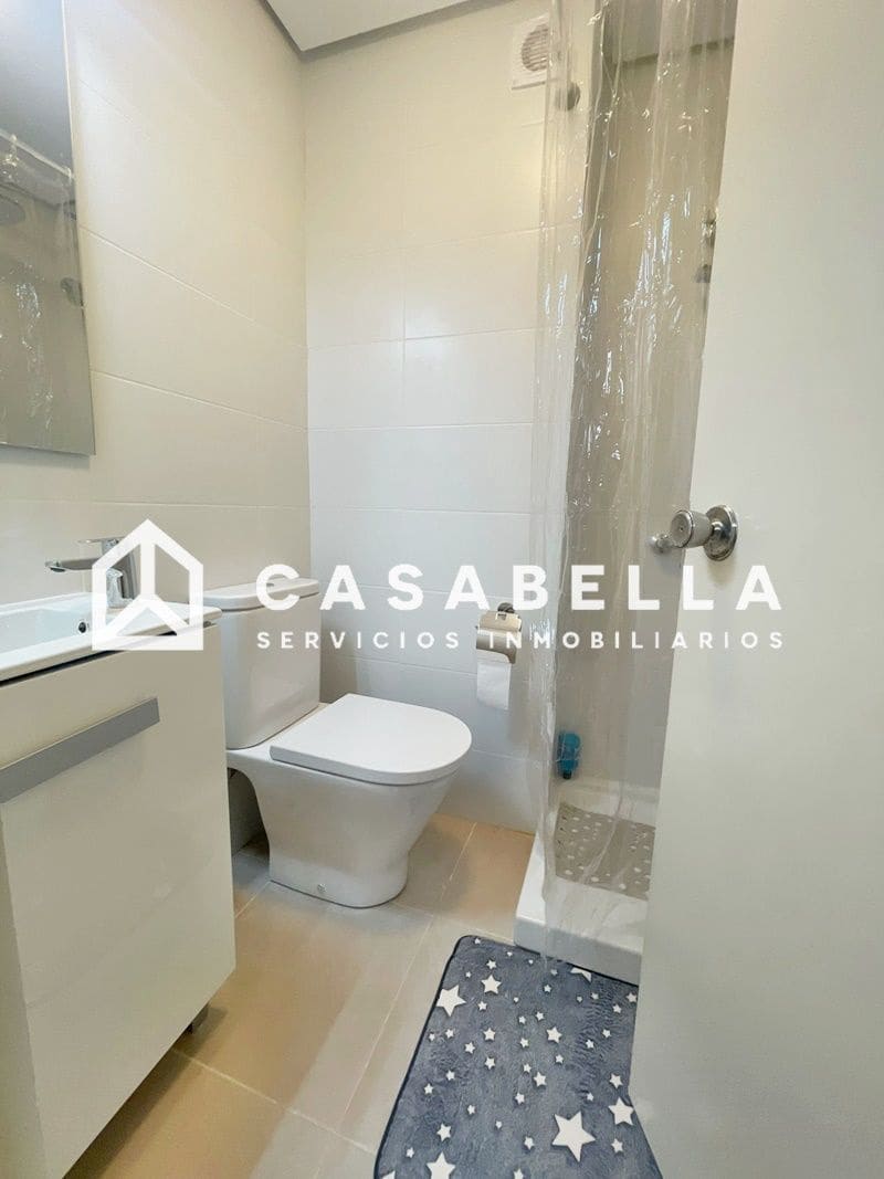 4 bedroom Flat for rent in Valencia city - € 2,200 (Ref: 9721397)