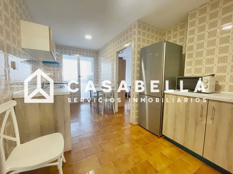 4 bedroom Flat for rent in Valencia city - € 2,200 (Ref: 9721397)
