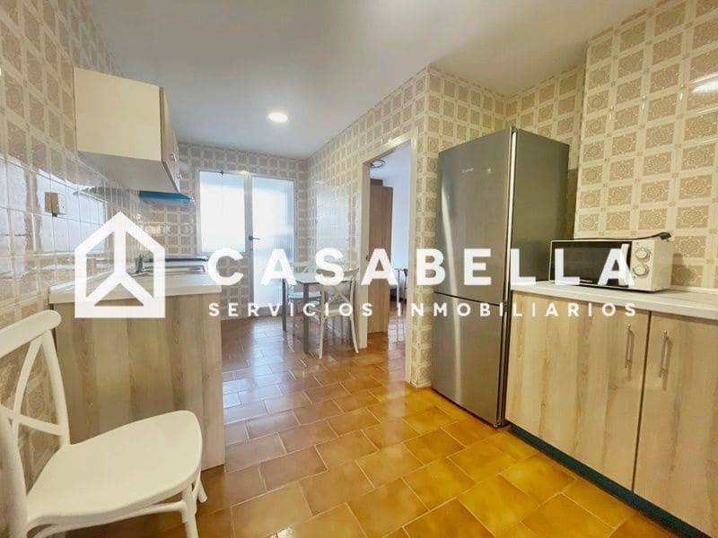 4 bedroom Flat for rent in Valencia city - € 2,200 (Ref: 9721397)
