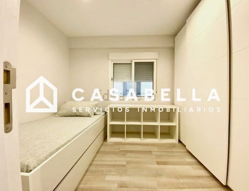 2 bedroom Flat for sale in Valencia city with garage - € 650,000 (Ref: 9726424)