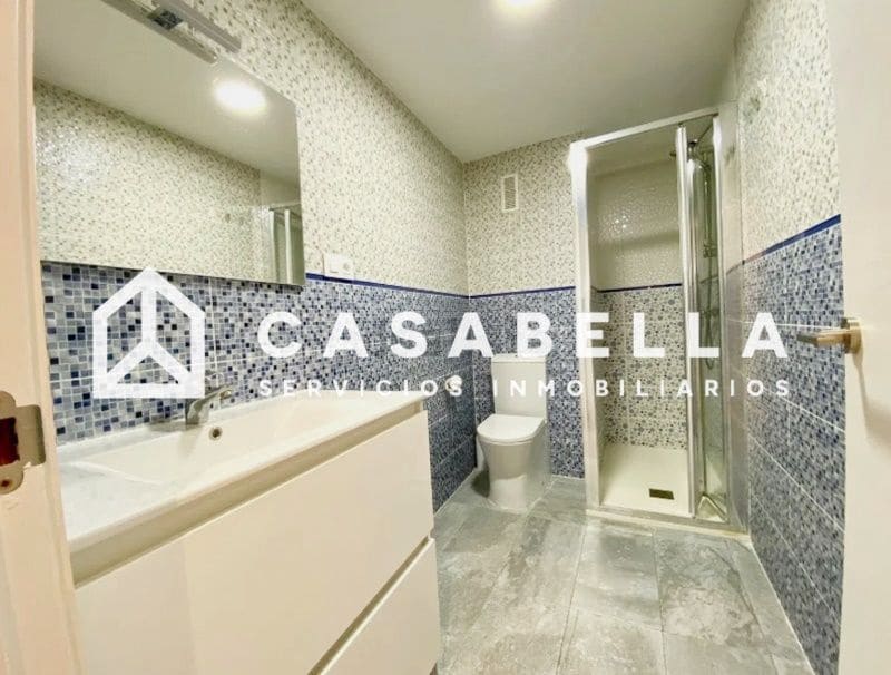 2 bedroom Flat for sale in Valencia city with garage - € 650,000 (Ref: 9726424)