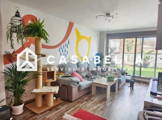 3 slaapkamer Penthouse te koop in Torrefiel, Valencia stad - € 240.000 (Ref: 9755388)