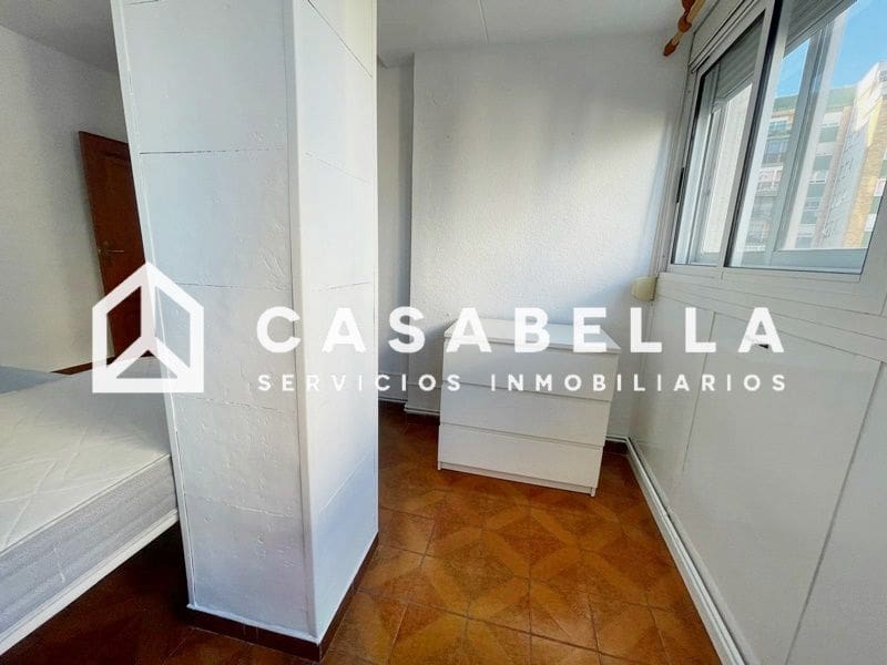 3 makuuhuone Asunto vuokrattavana paikassa Valencia kaupunki mukana uima-altaan 
autotalli - 1 300 € (Ref: 9758588)