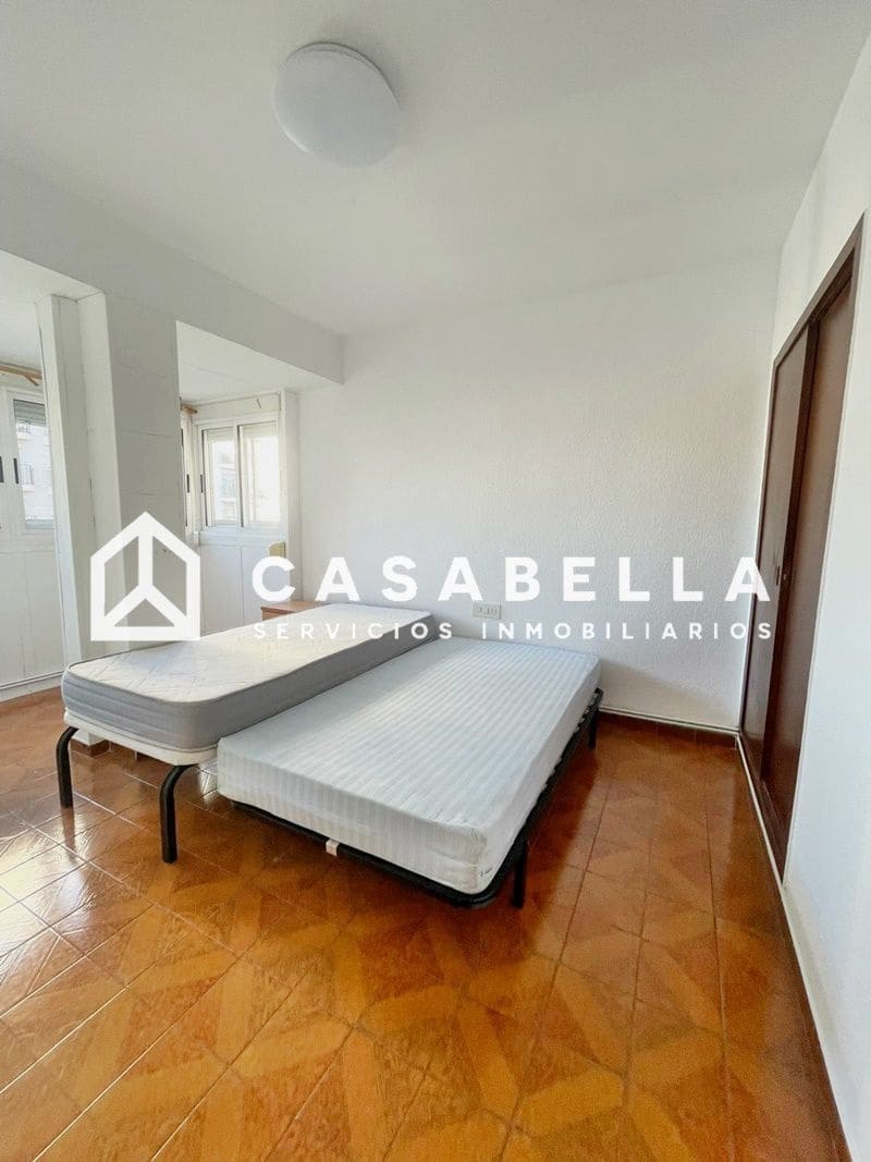 3 makuuhuone Asunto vuokrattavana paikassa Valencia kaupunki mukana uima-altaan 
autotalli - 1 300 € (Ref: 9758588)