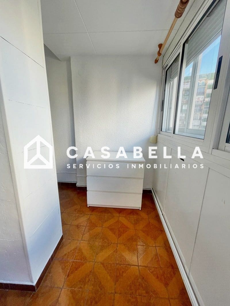 3 makuuhuone Asunto vuokrattavana paikassa Valencia kaupunki mukana uima-altaan 
autotalli - 1 300 € (Ref: 9758588)