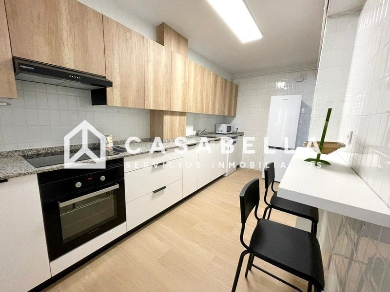 4 makuuhuone Asunto vuokrattavana paikassa Valencia kaupunki - 2 000 € (Ref: 9780220)