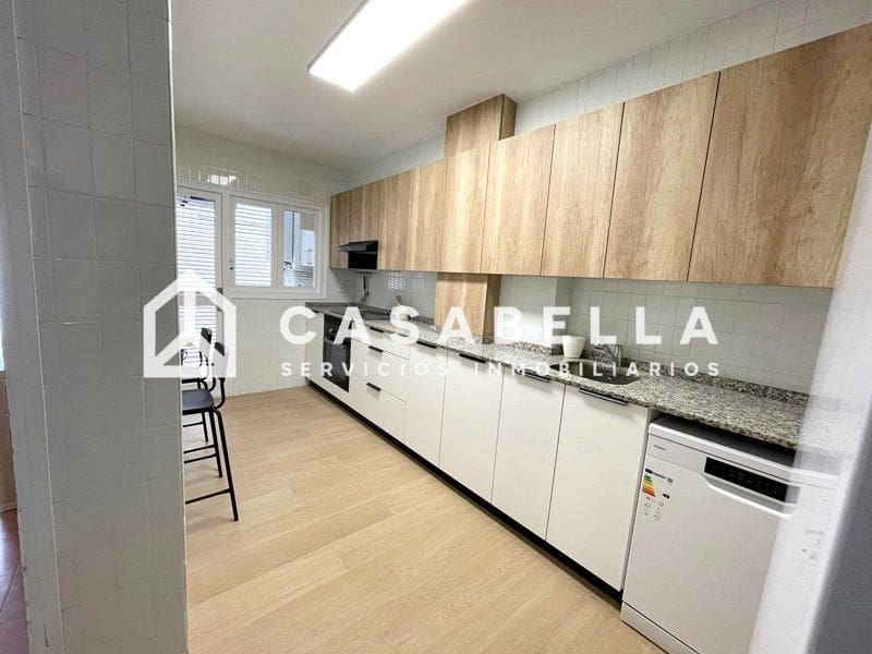 4 makuuhuone Asunto vuokrattavana paikassa Valencia kaupunki - 2 000 € (Ref: 9780220)