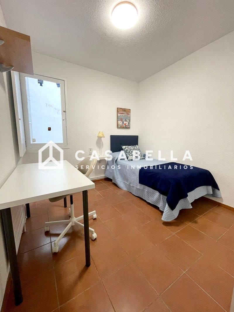 4 makuuhuone Asunto vuokrattavana paikassa Valencia kaupunki - 2 000 € (Ref: 9780220)