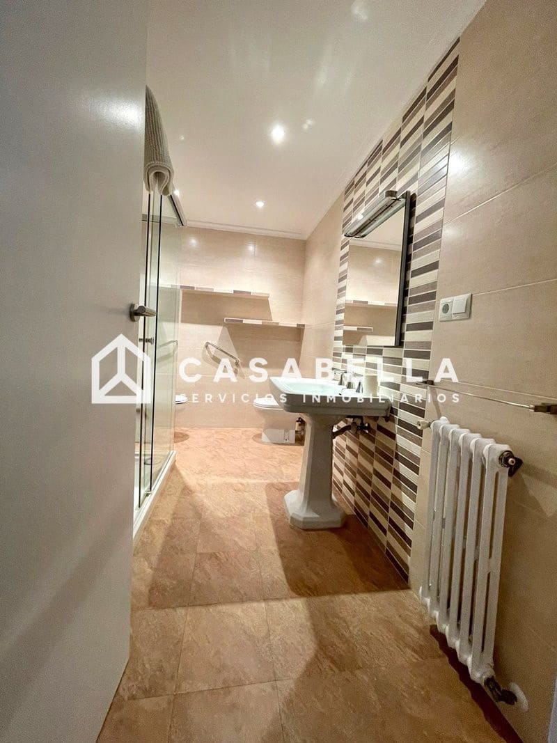 4 makuuhuone Asunto vuokrattavana paikassa Valencia kaupunki - 2 000 € (Ref: 9780220)