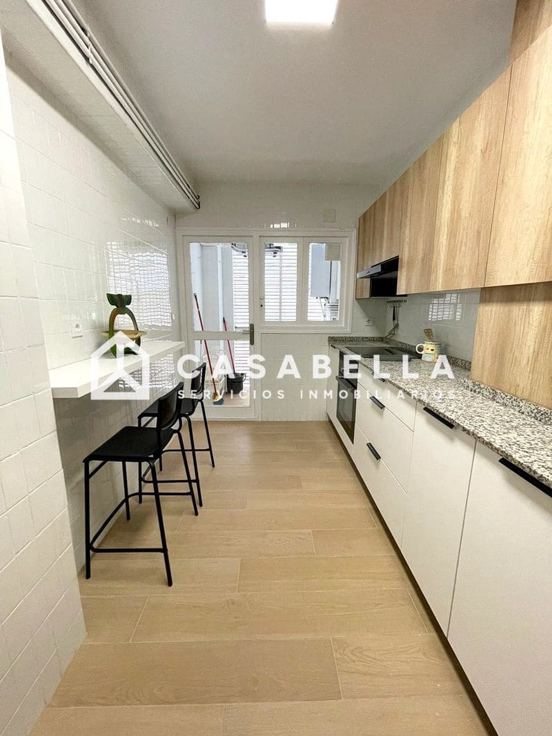 4 makuuhuone Asunto vuokrattavana paikassa Valencia kaupunki - 2 000 € (Ref: 9780220)