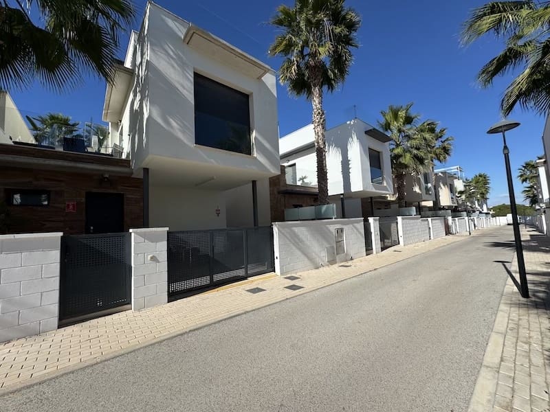 3 bedroom Villa for sale in Orihuela Costa with pool garage - € 449,990 (Ref: 9369257)