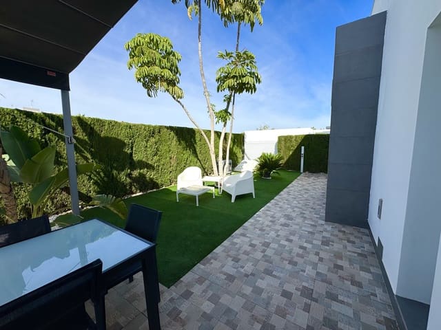 2 bedroom Villa for sale in Orihuela Costa, Orihuela with pool garage - € 349,999 (Ref: 9369269)