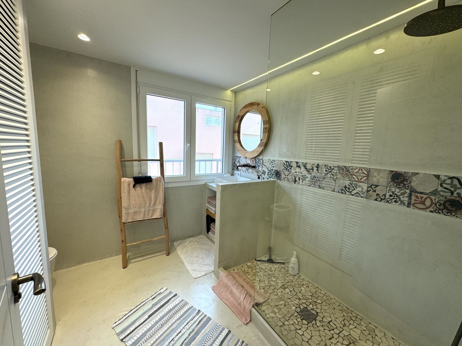 2 bedroom Beach Apartment for sale in Santa Pola - € 349,999 (Ref: 9388635)