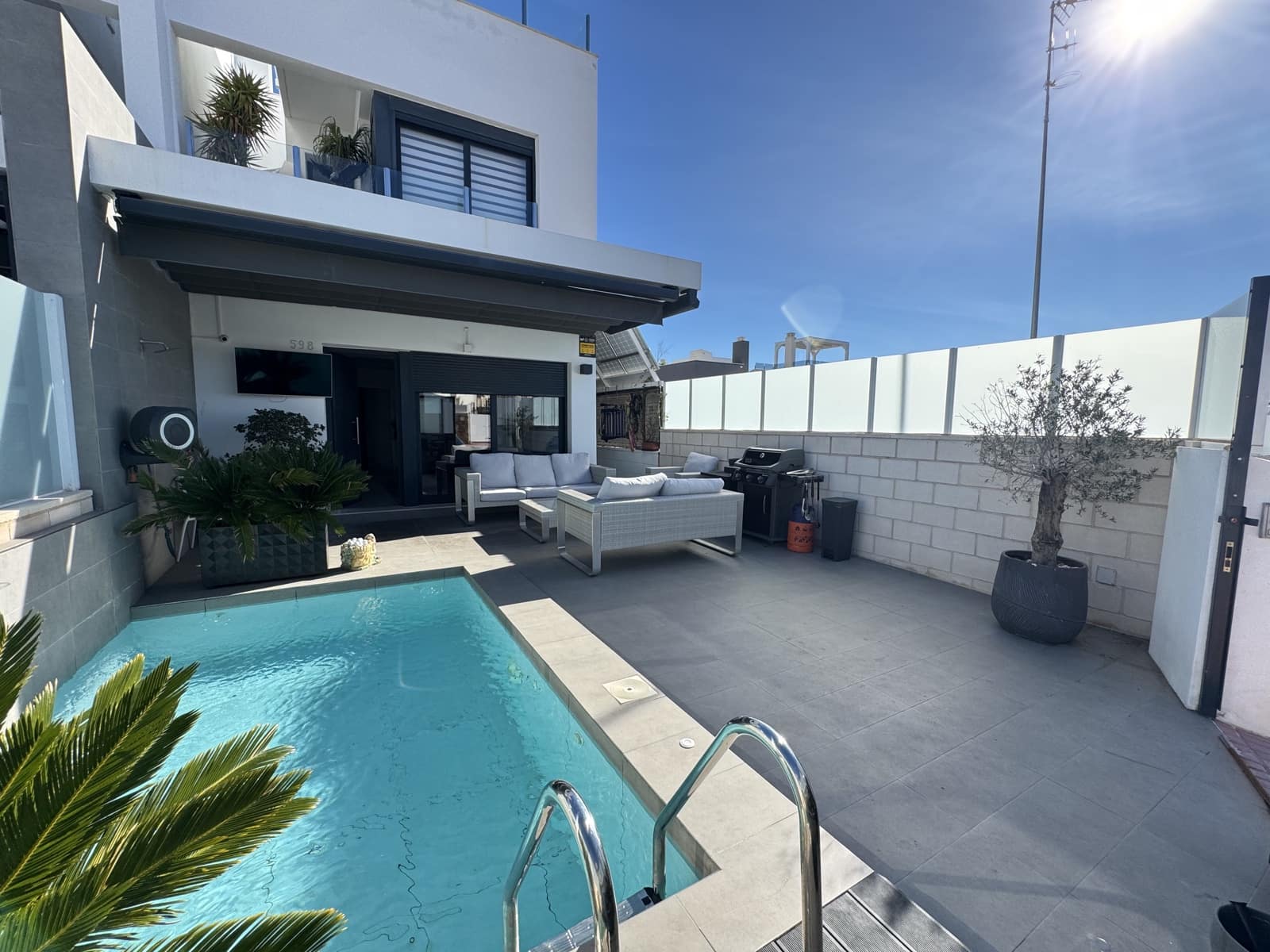 3 sypialnia Dom blizniak na sprzedaż w Villamartin z basenem - 369 999 € (Ref: 9516311)