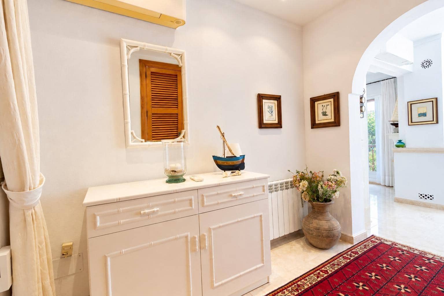 2 sypialnia Apartament na sprzedaż w Porto Petro z basenem garażem - 480 000 € (Ref: 10165172)