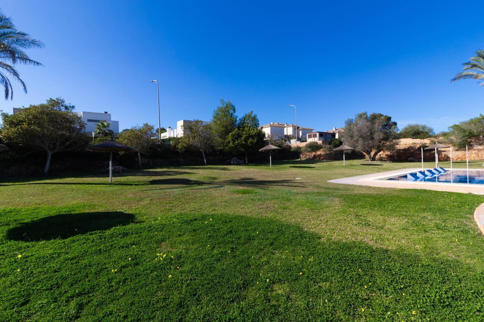 Ático de 2 habitaciones en Cala Murada en venta con piscina - 445.000 € (Ref: 9804791)