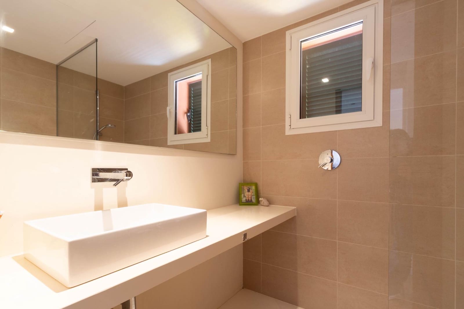 2 soveværelse Lejlighed til salg i Portocolom med swimmingpool - € 490.000 (Ref: 9804792)