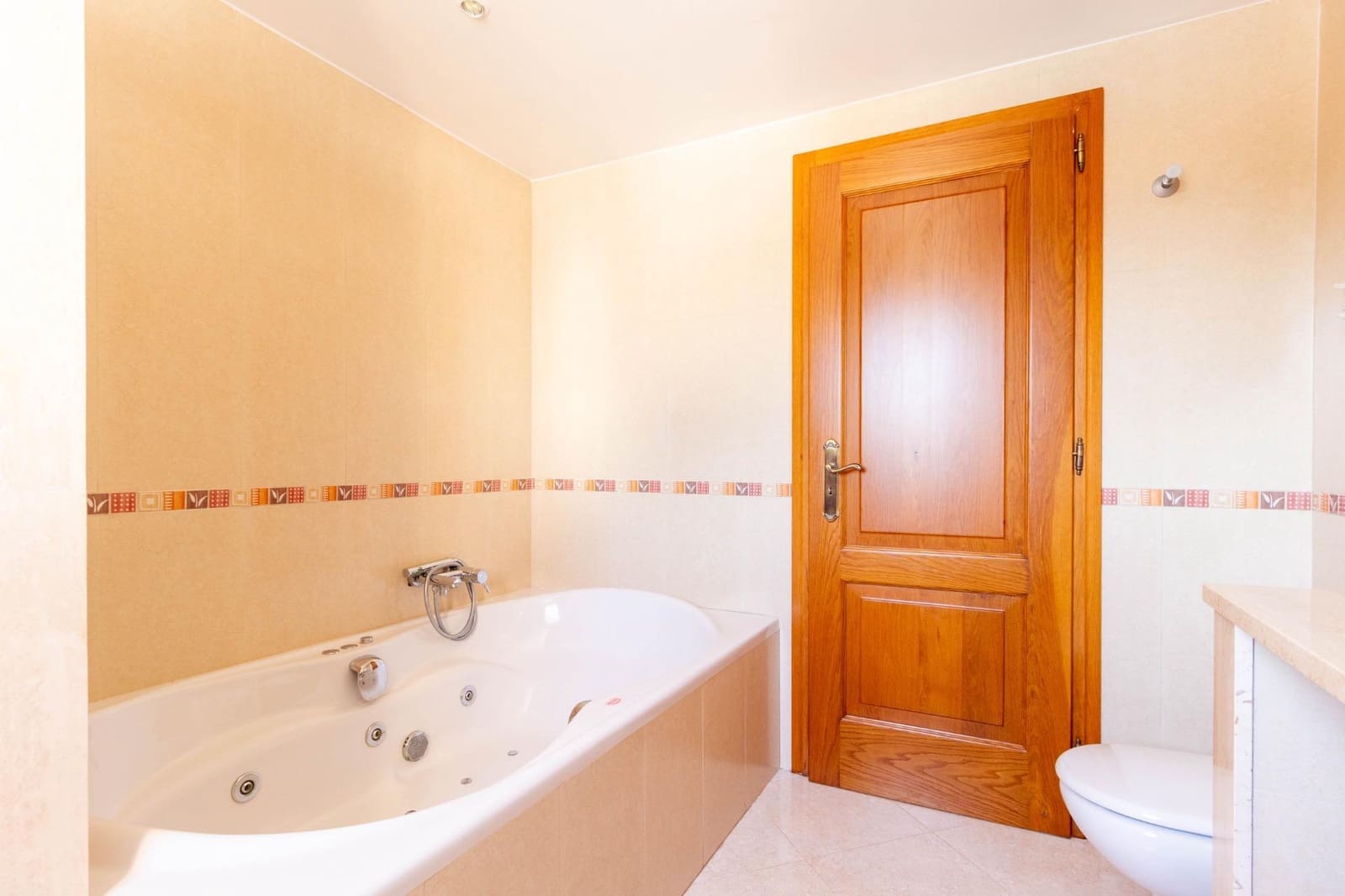 5 Zimmer Villa zu verkaufen in Cala d'Or mit Pool Garage - 1.250.000 € (Ref: 9804793)