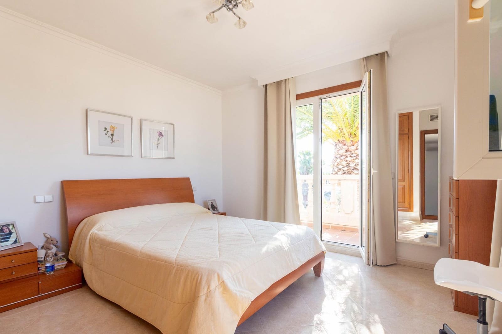 5 Zimmer Villa zu verkaufen in Cala d'Or mit Pool Garage - 1.250.000 € (Ref: 9804793)
