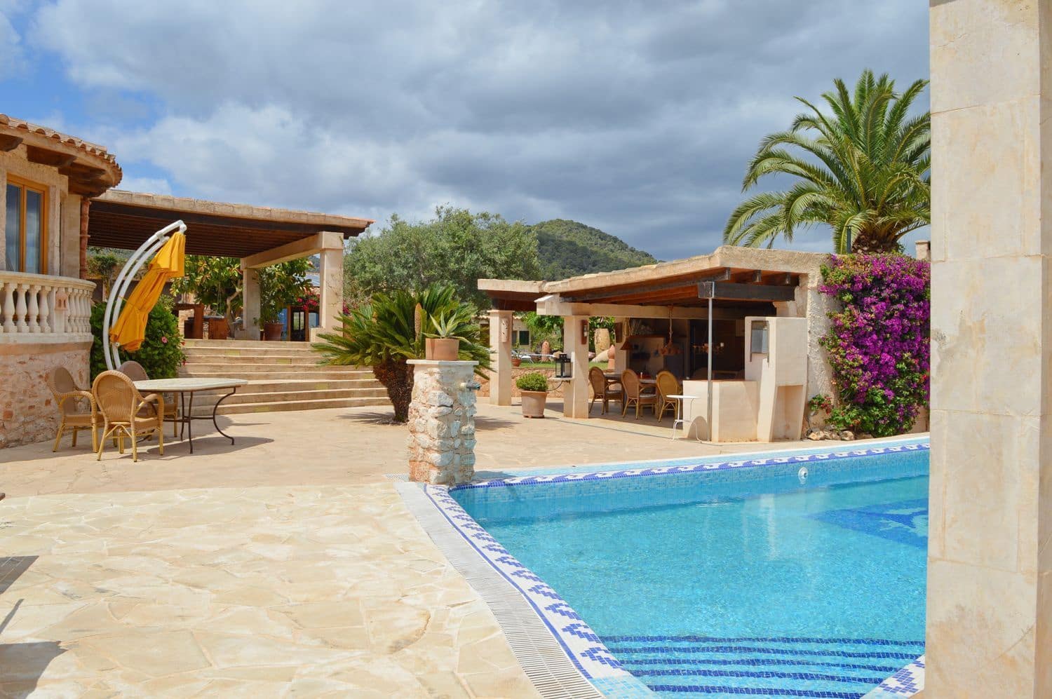 6 makuuhuone Maalaistalo myytävänä paikassa Es Carritxo / El Carritxo mukana uima-altaan - 1 800 000 € (Ref: 9804803)