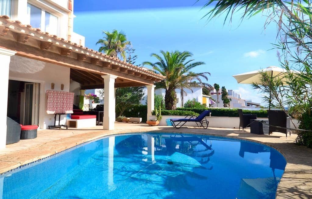 4 Zimmer Villa zu verkaufen in Cala d'Or mit Pool Garage - 1.750.000 € (Ref: 9804805)
