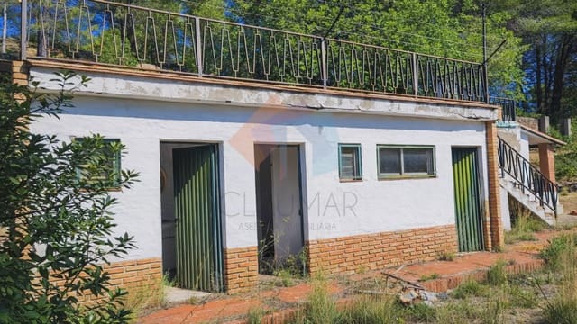 8 Zimmer Doppelhaus zu verkaufen in Montichelvo mit Pool - 180.000 € (Ref: 10034364)