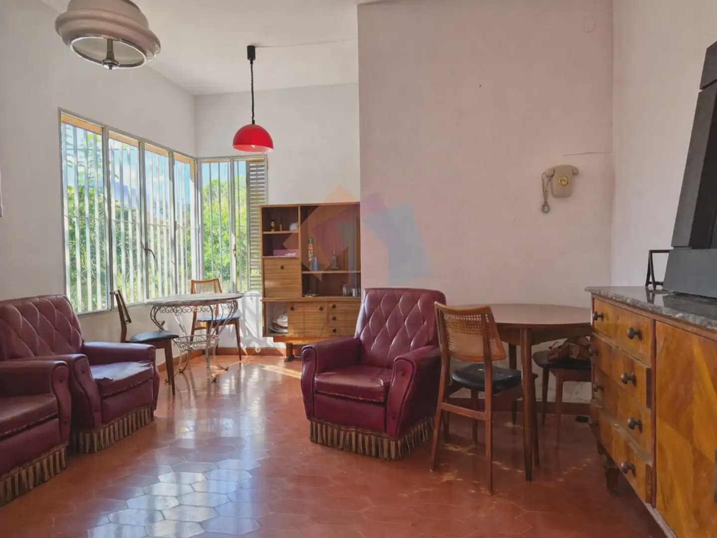 8 makuuhuone Paritalo myytävänä paikassa Montichelvo mukana uima-altaan - 180 000 € (Ref: 10034364)