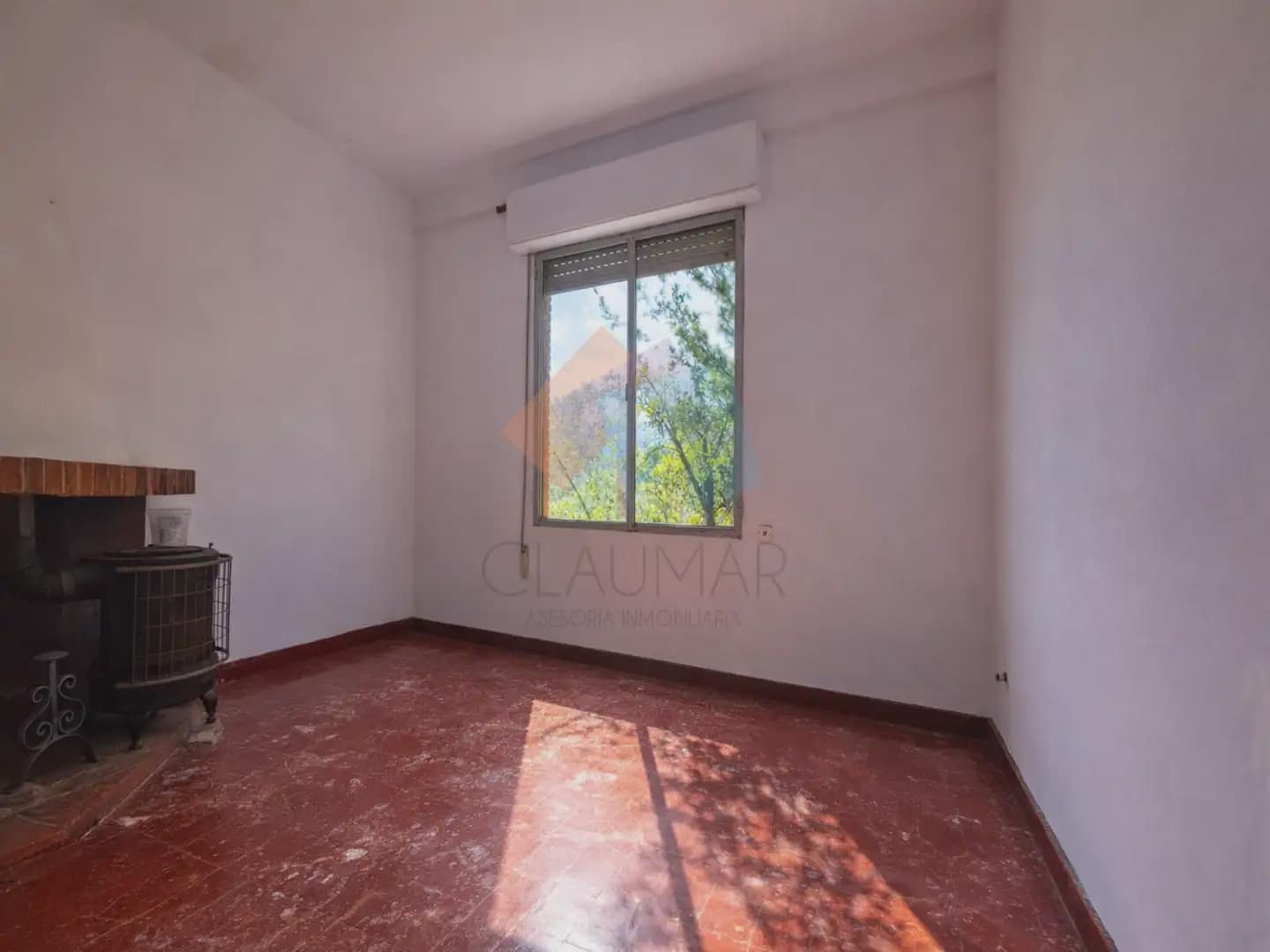 8 makuuhuone Paritalo myytävänä paikassa Montichelvo mukana uima-altaan - 180 000 € (Ref: 10034364)