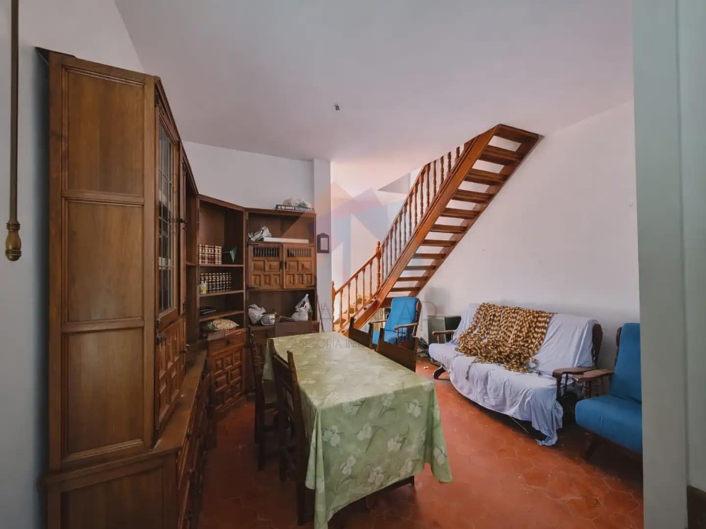 8 makuuhuone Paritalo myytävänä paikassa Montichelvo mukana uima-altaan - 180 000 € (Ref: 10034364)