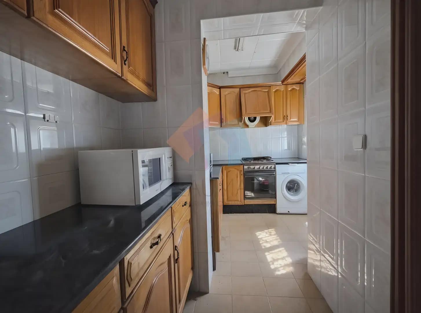 8 makuuhuone Paritalo myytävänä paikassa Montichelvo mukana uima-altaan - 180 000 € (Ref: 10034364)